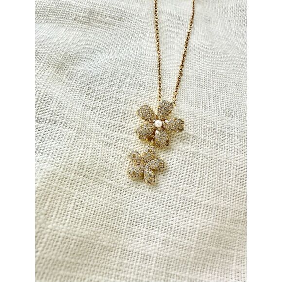 Double flower cubic zirconia with faux pearl pendant necklace - Picture 1 of 3